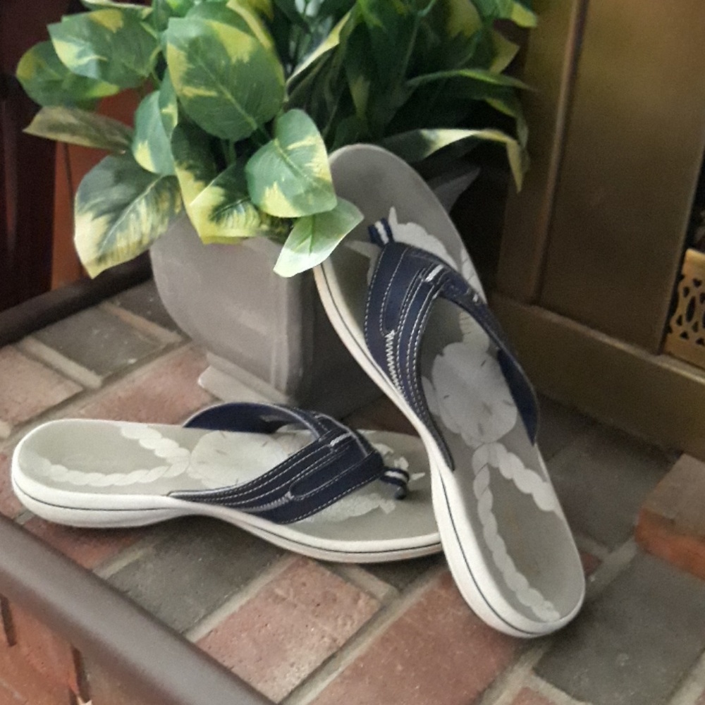 CLARKS SANDALS!